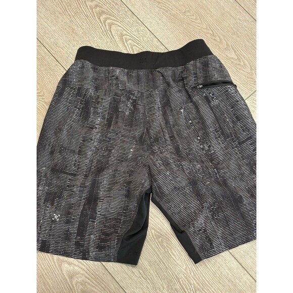 Lululemon Shorts Men's Medium Black Grey Pace Breaker T.H.E Unlined Gym Yoga - Picture 6 of 6